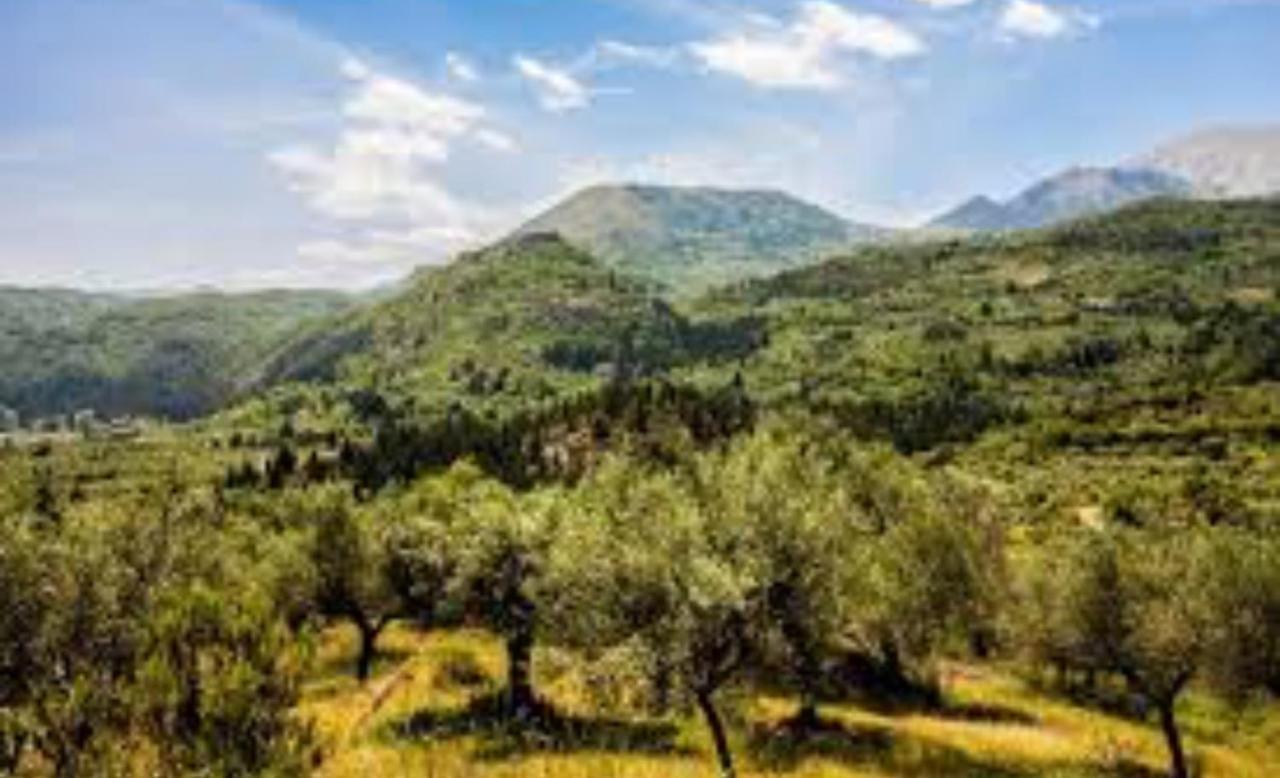 Mystras Inn Екстер'єр фото